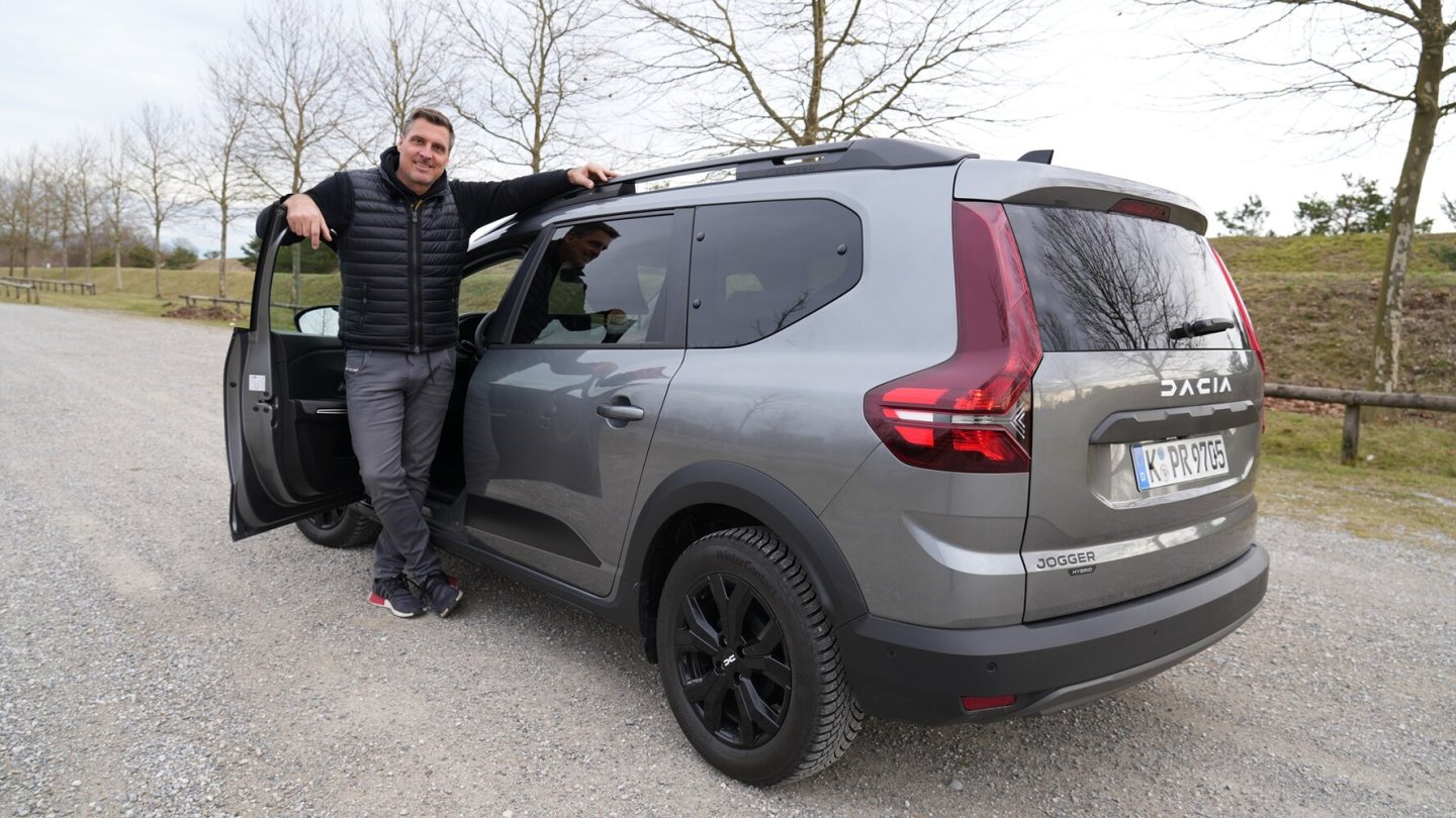 Bitte einsteigen: Sieben Personen finden im Jogger Platz.