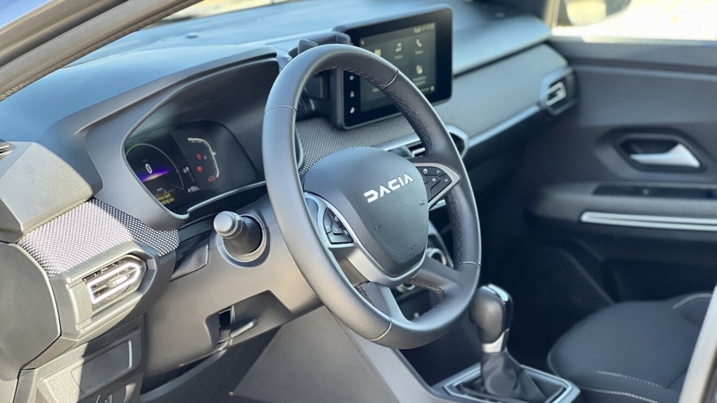 Die Verarbeitung ist sehr ordentlich. Nur der Jogger Hybrid hat ein Automatikgetriebe.