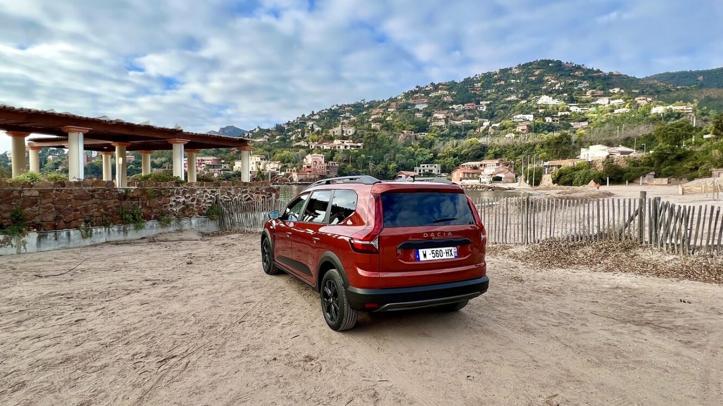 Der Benzinverbrauch auf den ersten Testfahrten war mit 8,3 Liter je 100 Kilometer arg hoch.