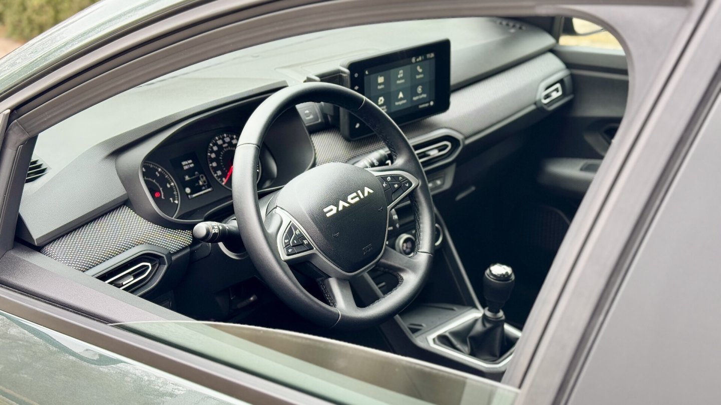 Im Dacia Sandero Journey+ ist das Navigationssystem Teil der Serienausstattung.