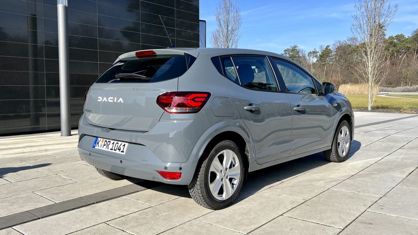 Der Testwagen hat einen Listenpreis von 16.750 Euro.