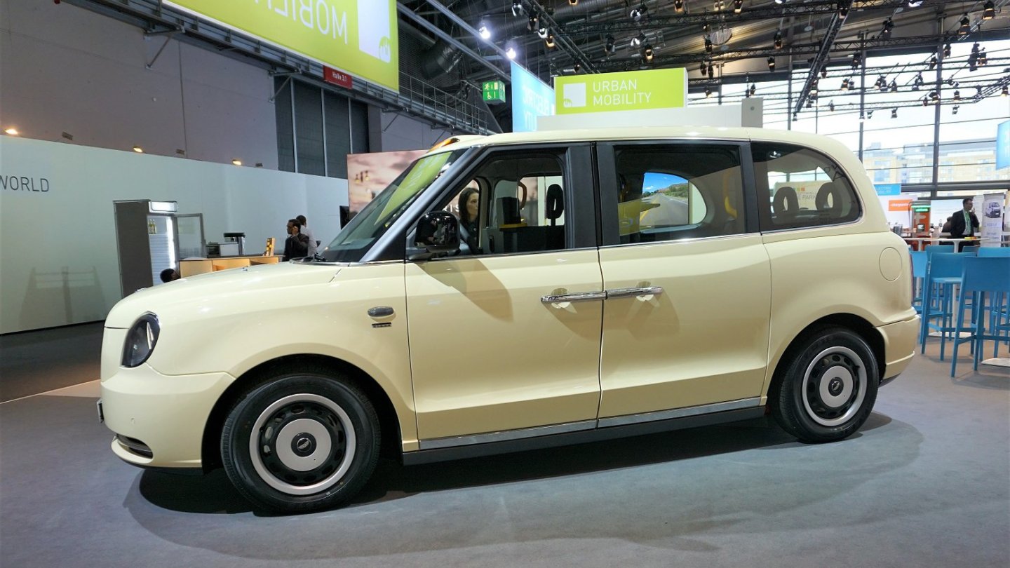 Die Lackierung (keine Folie!) zeigt: auch den deutschen Markt hat man im Visier.