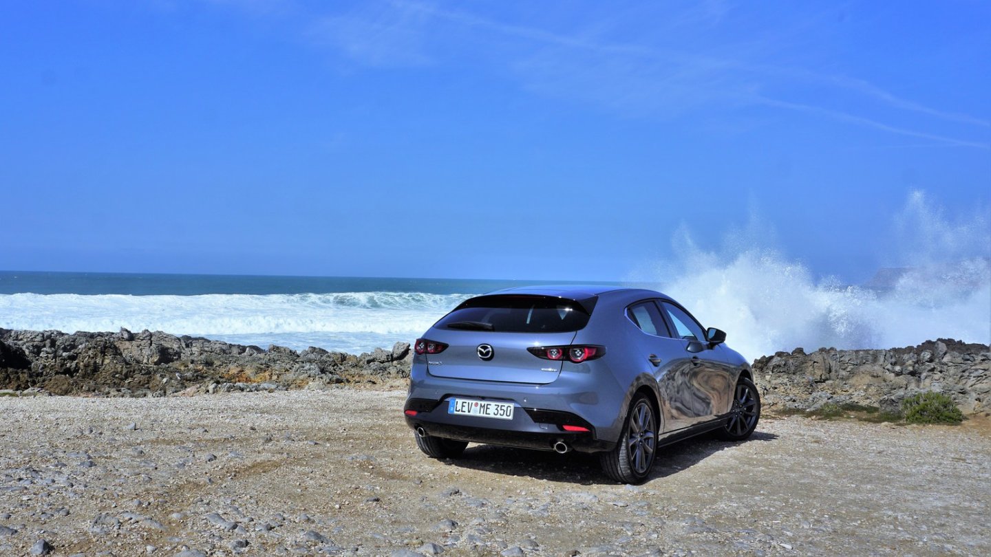 Polymetal Grau ist eine für den Mazda3 neu gemischte Lackfarbe.