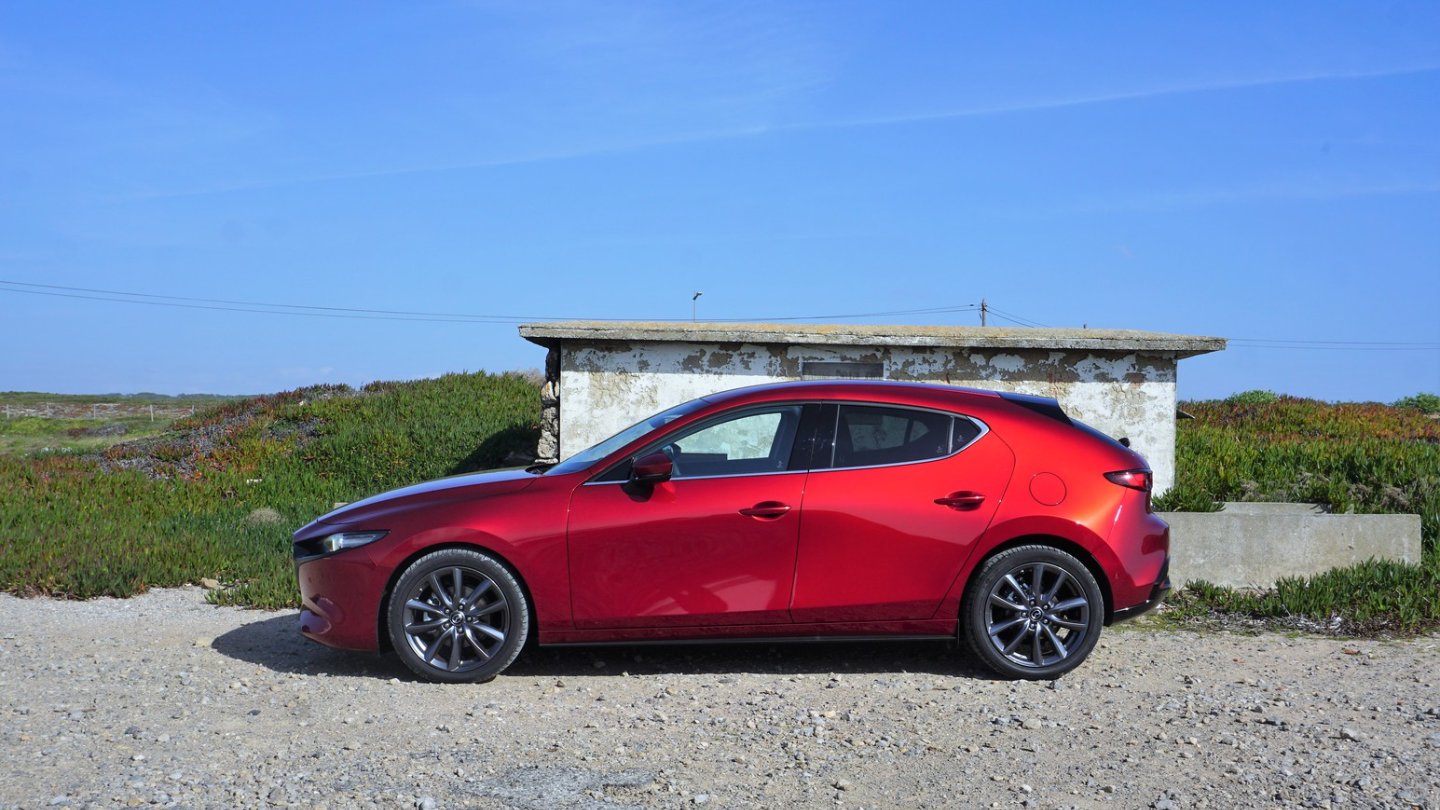 Der neue Mazda3 streckt sich auf 4,46 Meter.