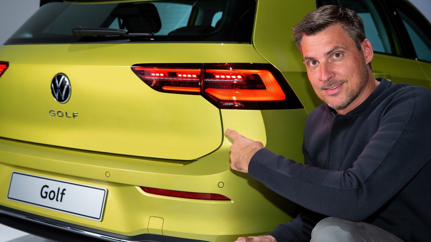 Der Golf-Schriftzug sitzt jetzt mittig auf der Kofferraumklappe.