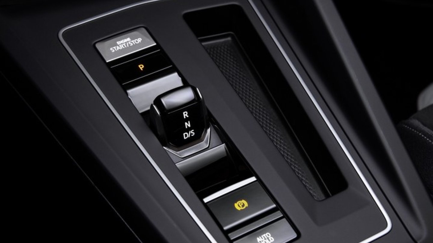 Mit DSG gibt es den neuen Golf als eTSI-Mildhybrid.