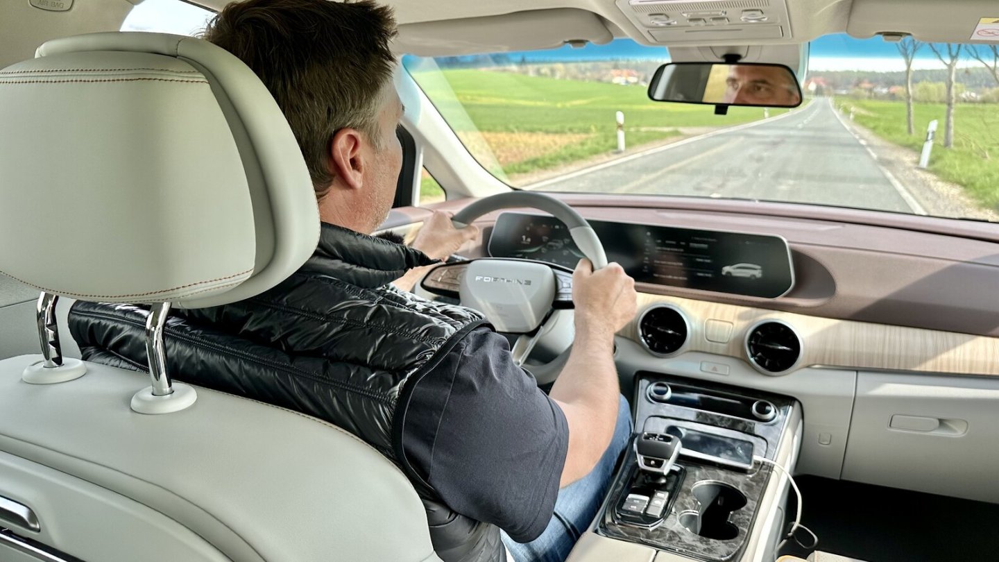 Die Rundumsicht ist gut, ebenso das Fahrverhalten.