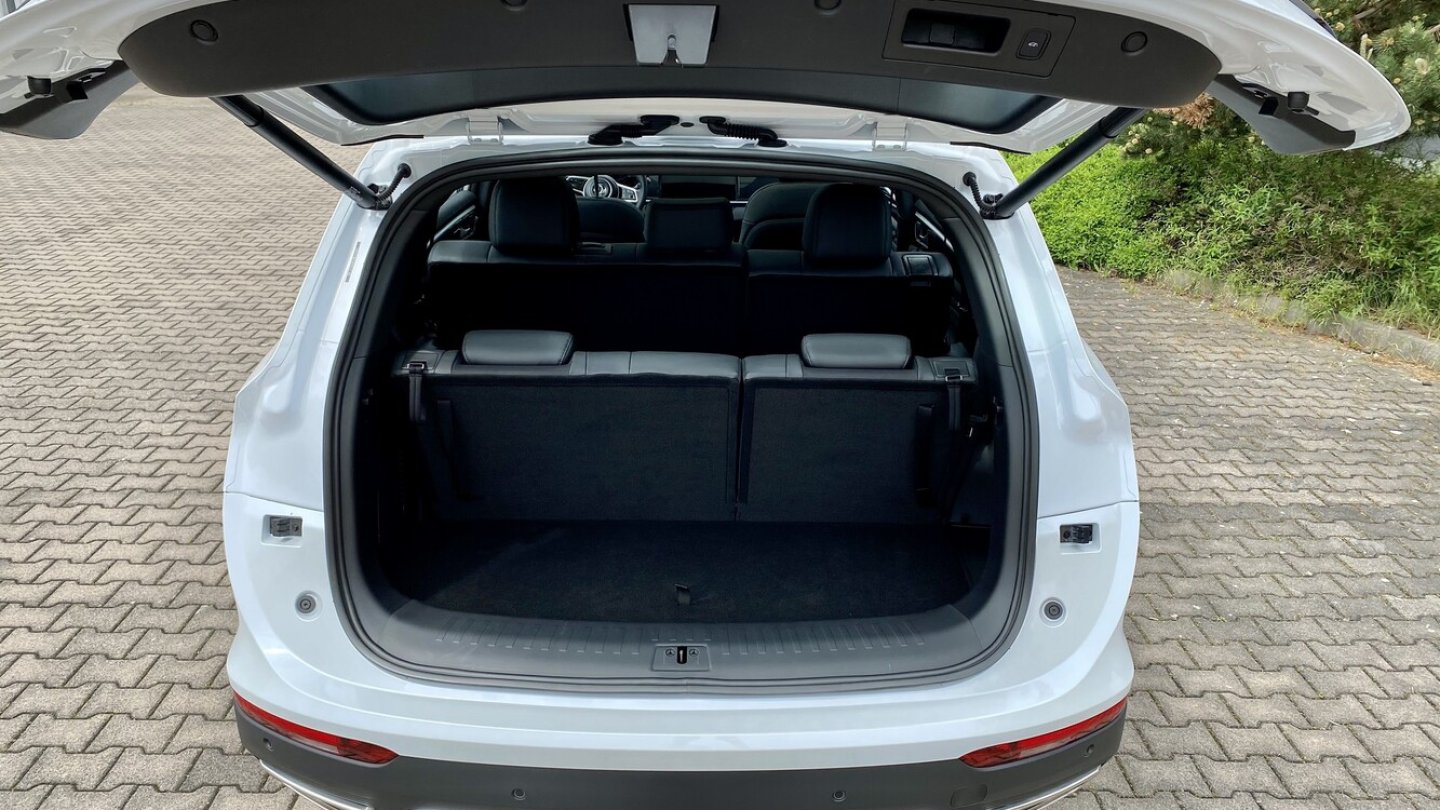 Bei voller Bestuhlung bleibt naturgemäß nur wenig Platz für Gepäck.