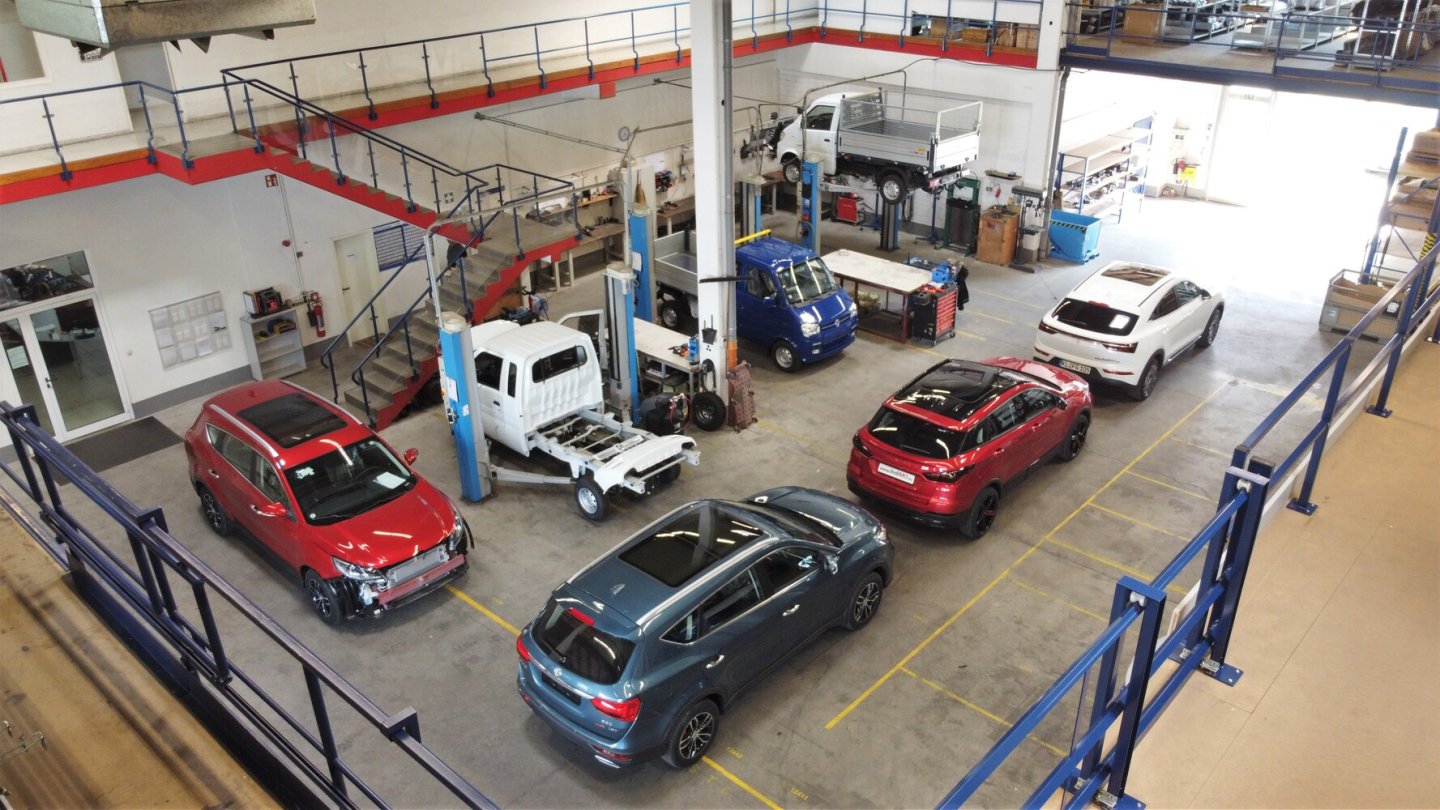 Bei einem Werkstattaufenthalt sollte auch der Zahnriemen kontrolliert werden.