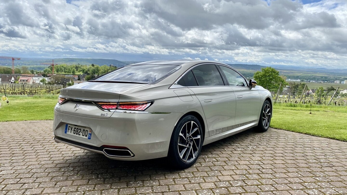DS 9 E-Tense 225