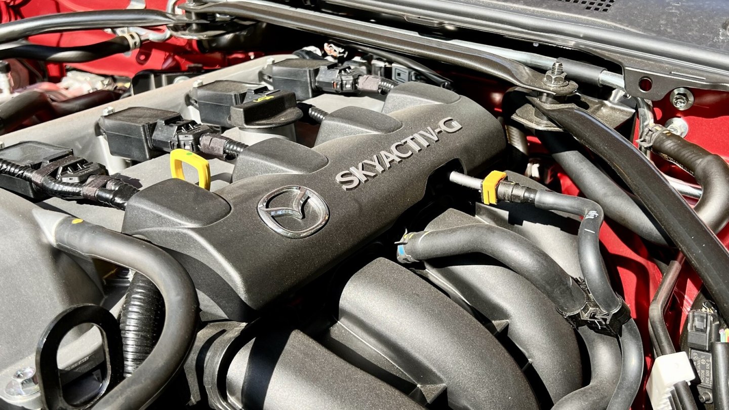 Verbrennungsmotoren wie der Benziner im MX-5 können problemlos mit E-Fuels laufen.