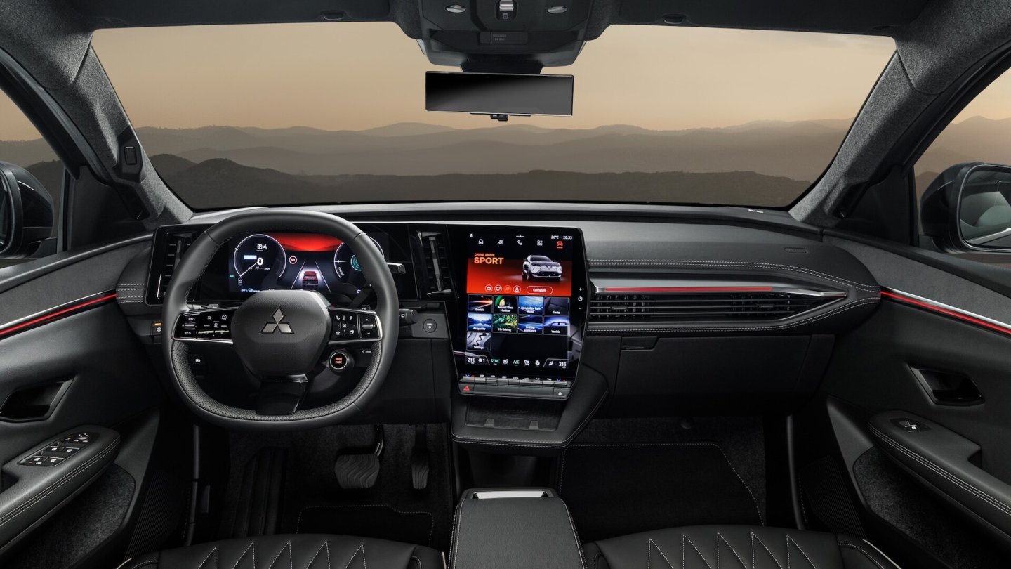 Das Cockpit ist aus dem Scenic bekannt. Google Services sind ab der Intro Edition serienmäßig an Bord.