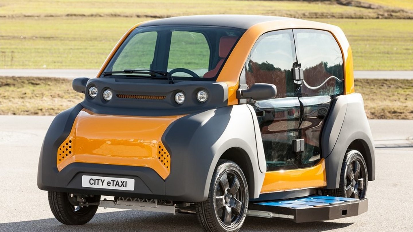 Das Chassis des CITY eTaxi beherrbergt Batteriepakete zum Auswechseln. Bildquelle: Roding Automobile.