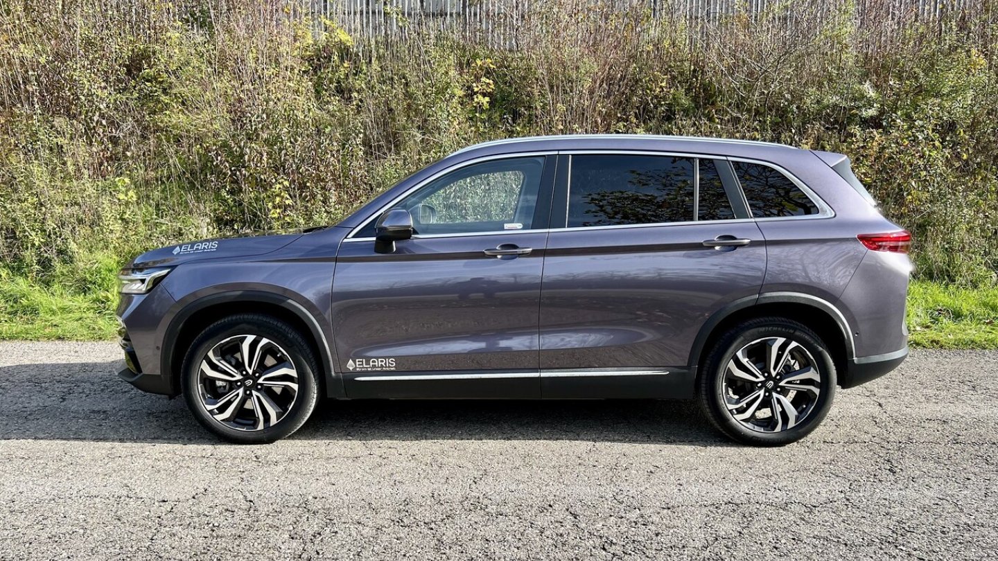 Mit einer Länge von 4,70 Metern ist der Elaris Beo größer als ID.4 und Co., aber auch teurer.