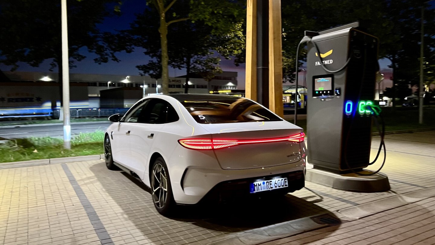 Das Elektroauto wird sich auch ohne Umweltbonus langfristig durchsetzen. Wenn die Preise sinken.