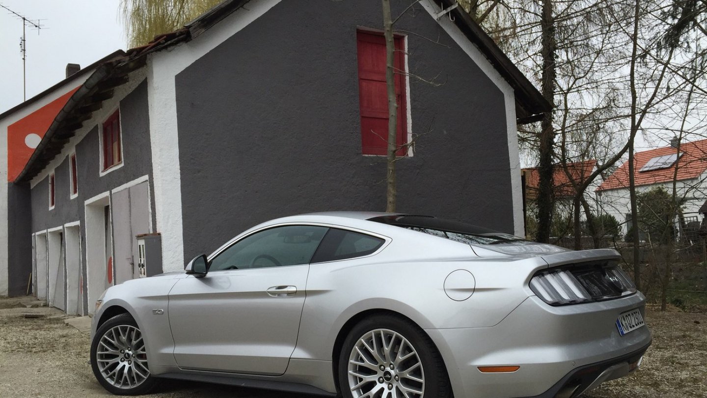 Das Coupé heißt Fastback. Schnell ist es. Zurück kommt man nur ungern.