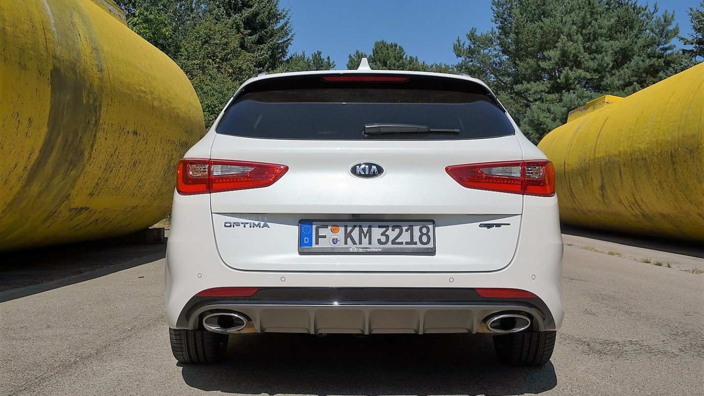 Kein Blender. Hinter dem hübschen Heck versteckt sich ein ordentlicher Laderaum.