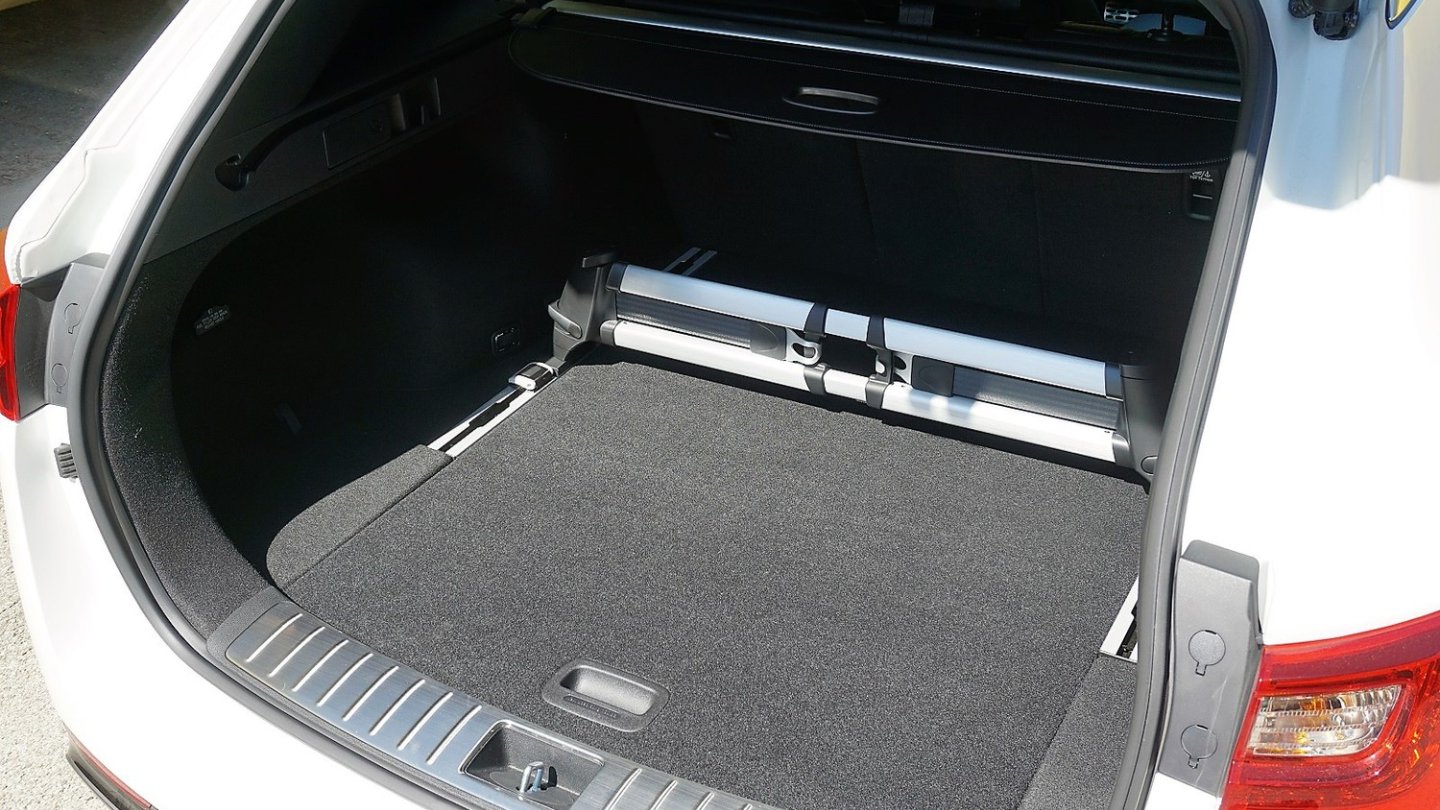 Skoda hat das Laderaumsystem beim Superb ja wieder eingespart...