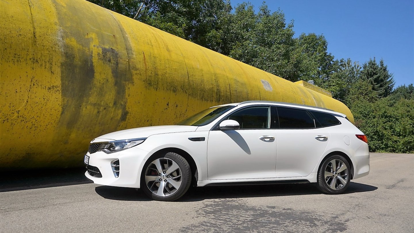 Schöne Kombis heissen nicht länger nur Avant. Auftritt Kia Optima Sportswagon.