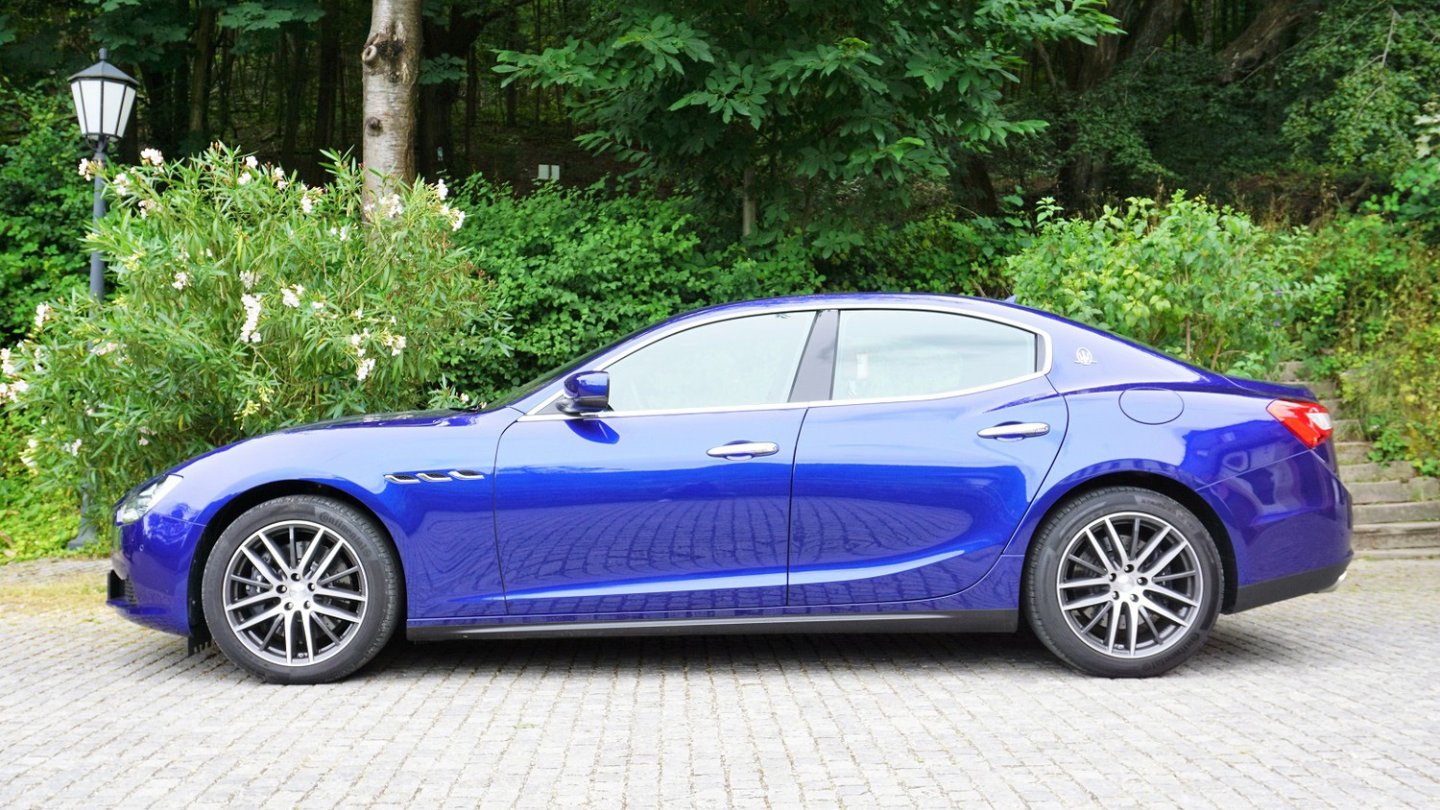 So schön kann das Profil einer Limousine sein. Ohne viele Falten, Knicke und Schnörkel.