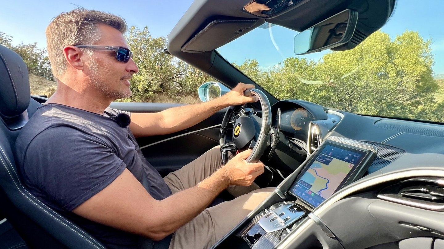 Auch oben ohne ist die Karosserie des Ferrari Roma sehr steif.