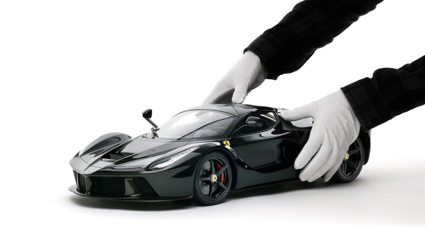 Ein Modell des LaFerrari vom offiziellen Lizenznehmer Amalgam.