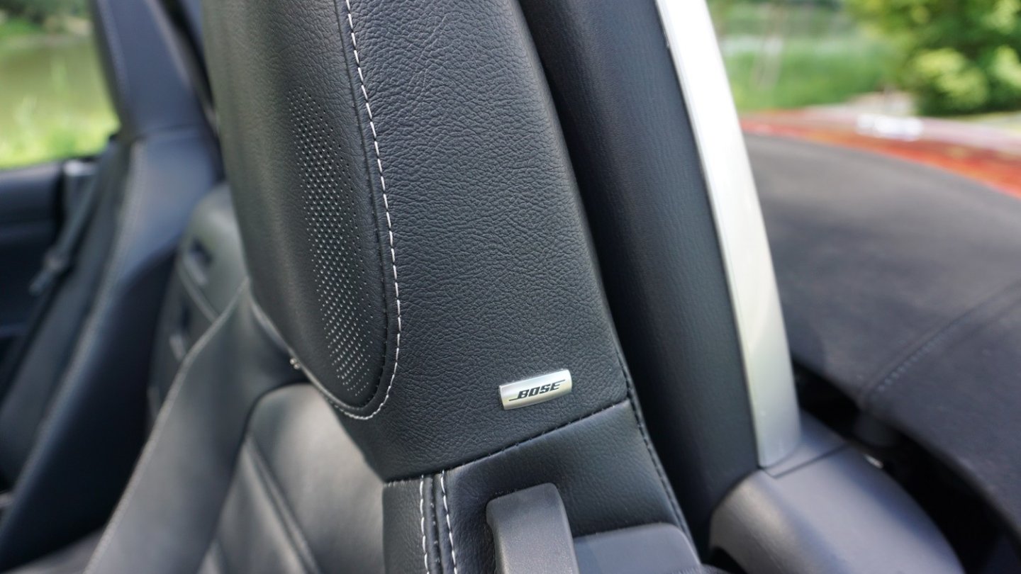 Das BOSE-Soundsystem hat auch Lautpsrecher in den Kopfstützen. Foto: Bernd Conrad