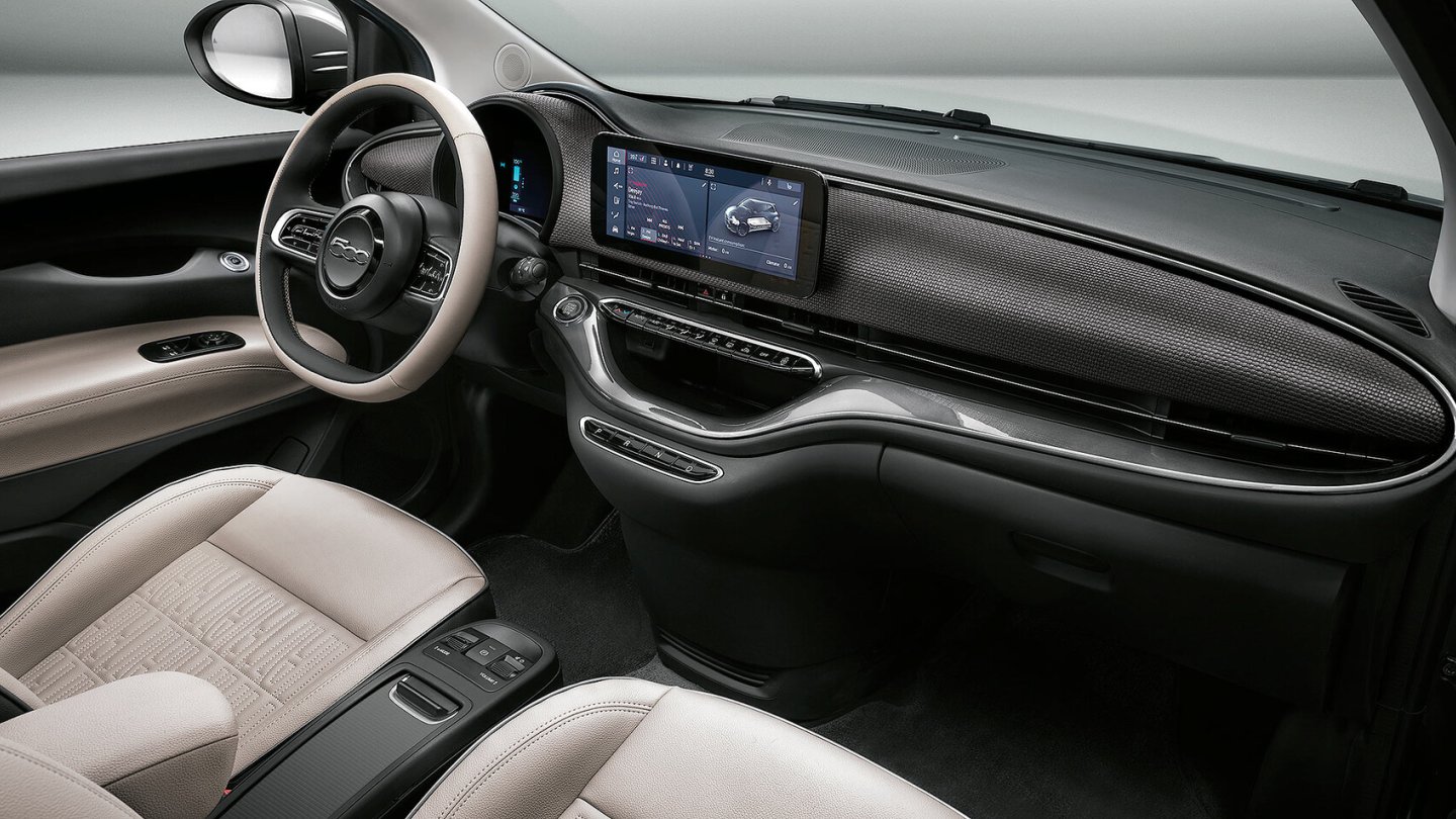Das neue Cockpit des Fiat 500.