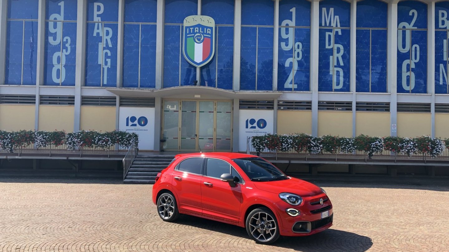 Mit 120 PS kostet der Fiat 500X Sport ab 23.490 Euro.