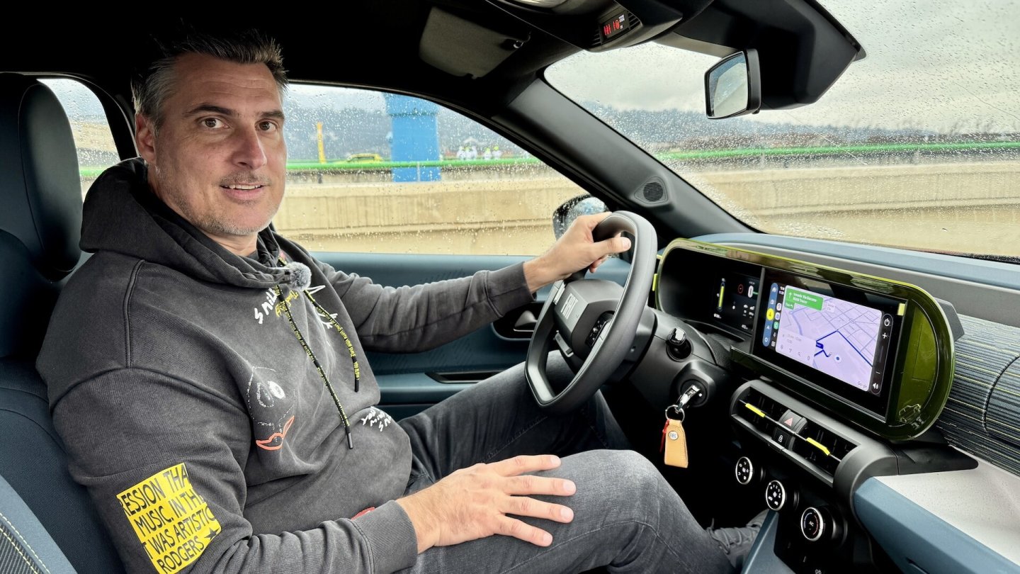 Das Platzangebot in beiden Reihen ist ordentlich.