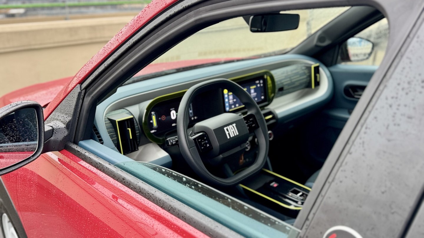 Start zur ersten Probefahrt mit dem elektrischen Fiat Grande Panda.