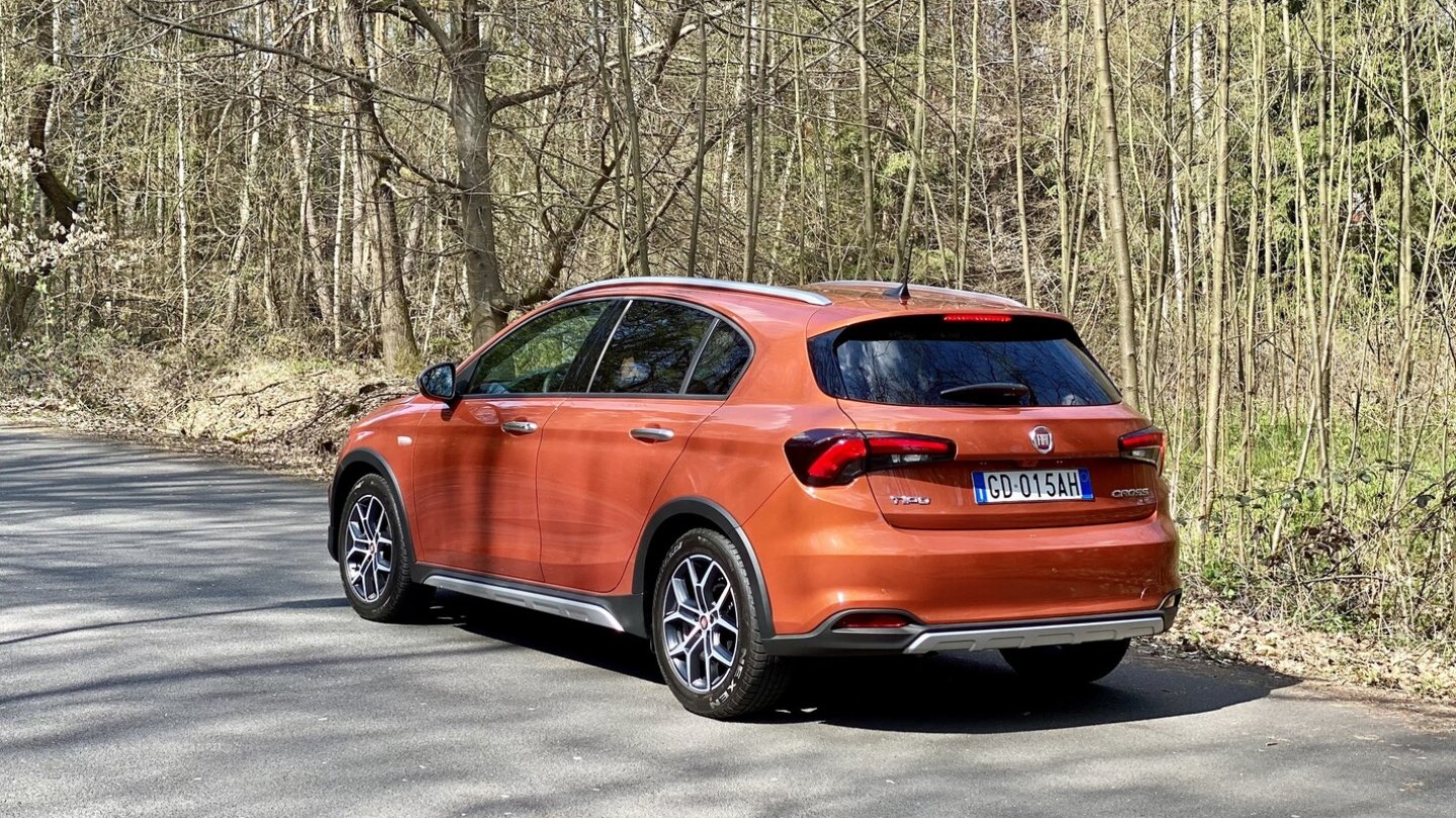 Die optionale Lackfarbe des Testwagens heißt Flame Orange.