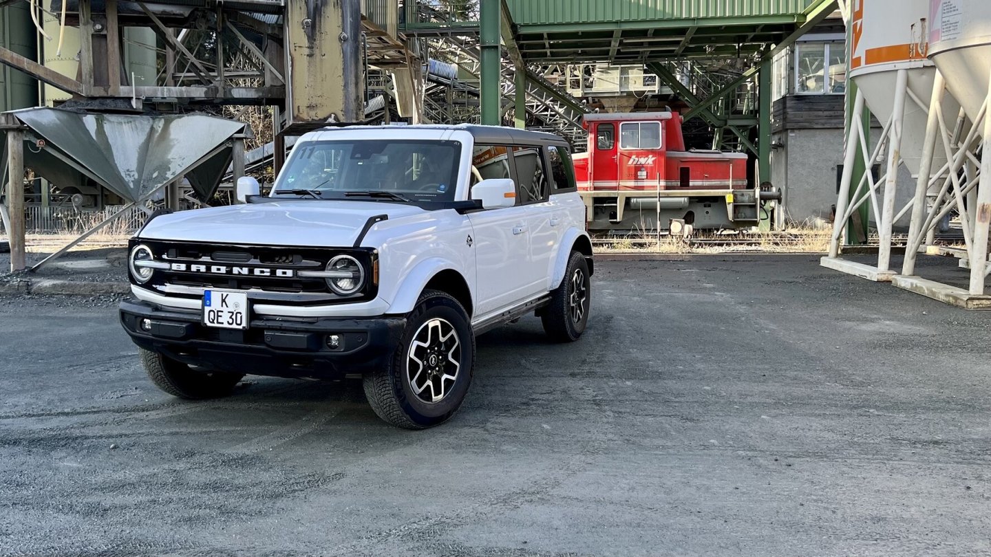 Liebr Bronco als Lok?