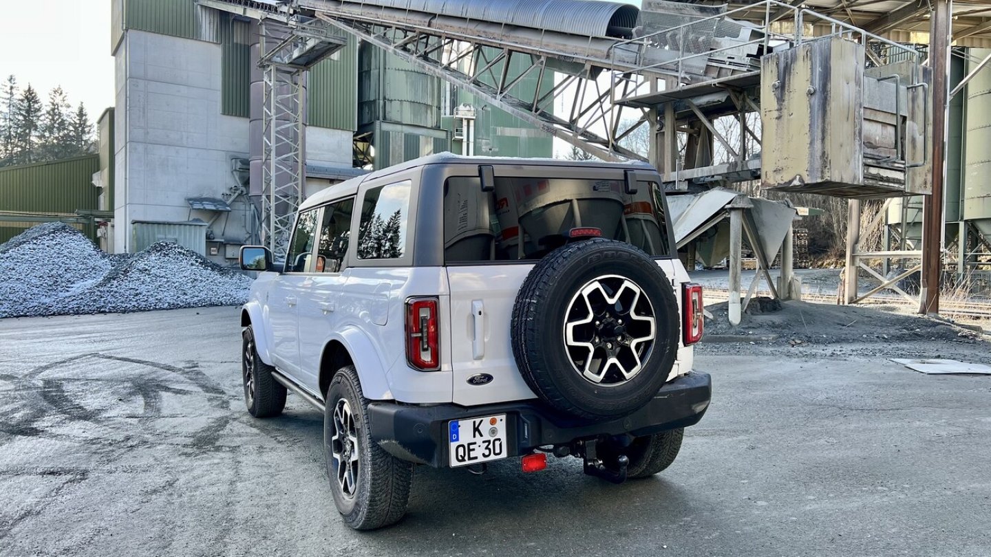 Nach Europa wird nur der längere Viertürer kommen.