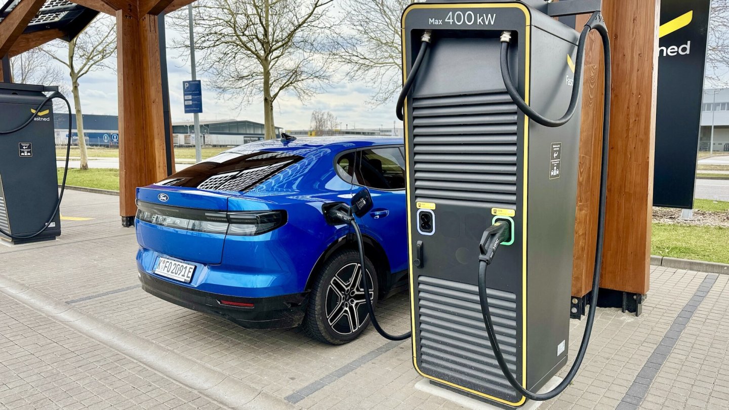 Die Ladeleistung ist mit maximal 135 kW nur durchschnittlich.