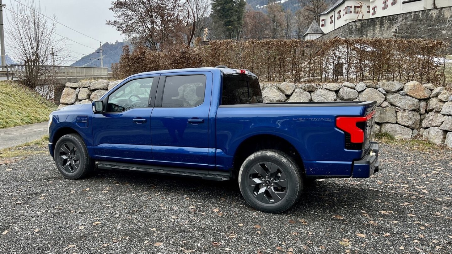 Der Pick-up mit Doppelkabine ist 5,91 Meter lang.