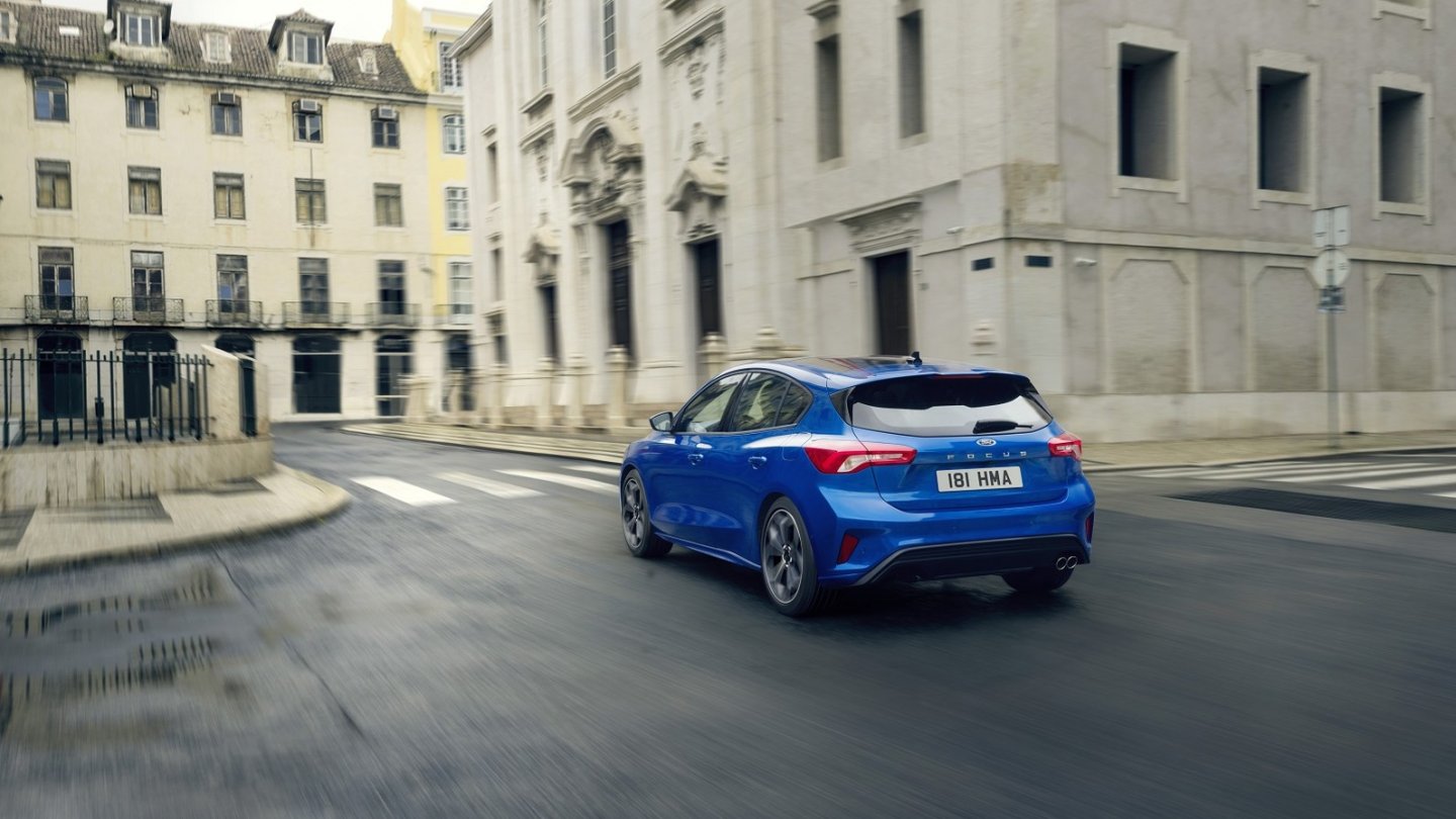 Als ST-Line liegt der Ford Focus 10 Millimeter tiefer.