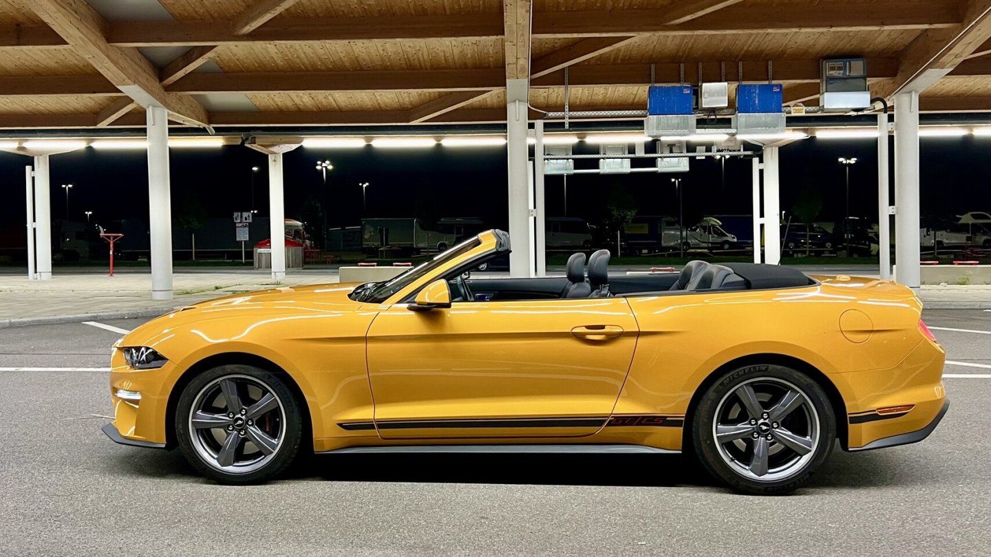 Die Farbe des Testwagens heißt Cyber Orange.