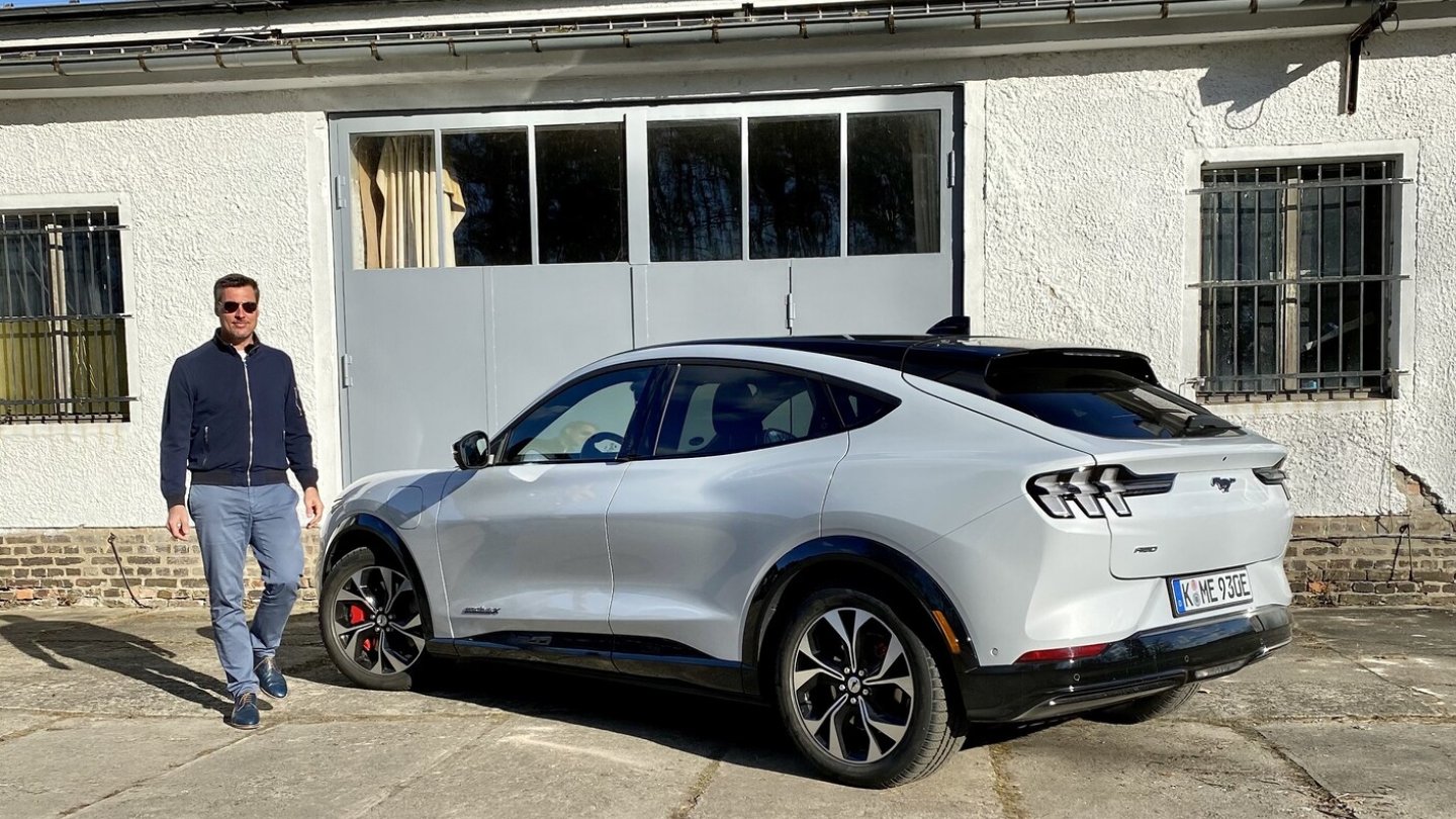 Egal, ob er nun einen großen Namen trägt oder nicht: Der Mach-E passt.