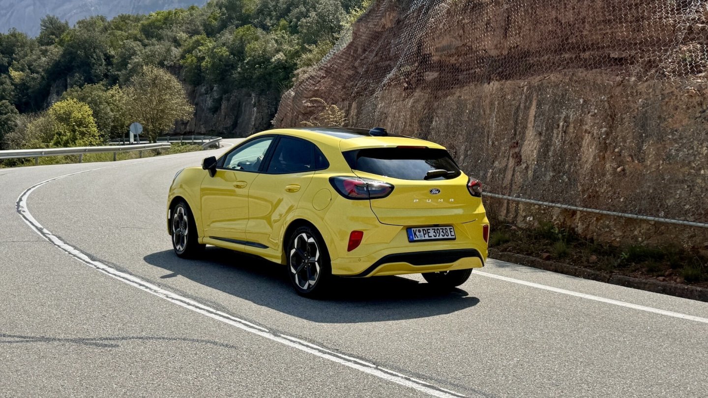 Erste Testfahrten mit dem Ford Puma Gen-E im Norden Spaniens: Auch mit E-Antrieb ist er ein Kurvenkünstler.