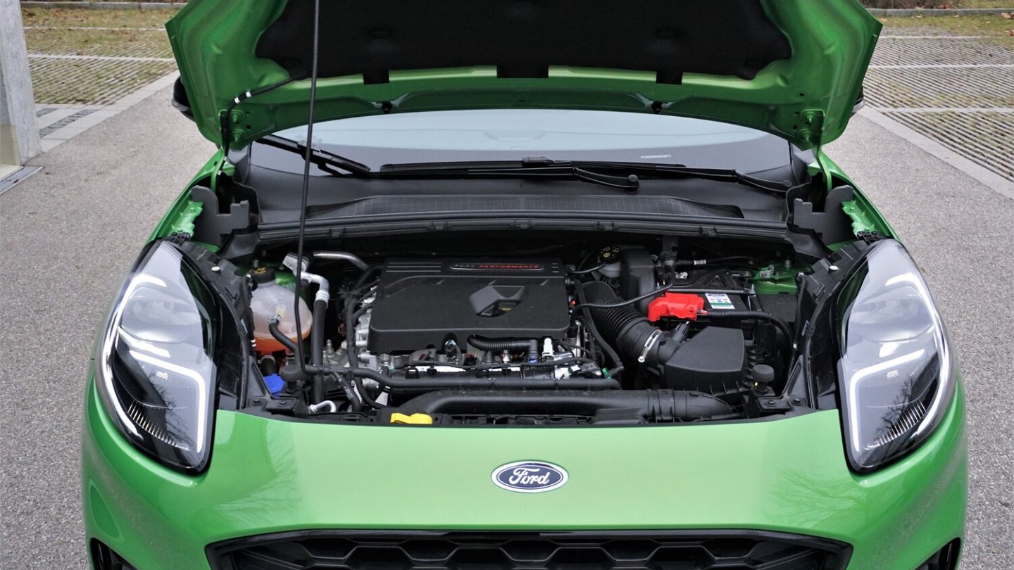 Der Dreizylindermotor mit 1,5 Litern Hubraum leistet 200 PS.