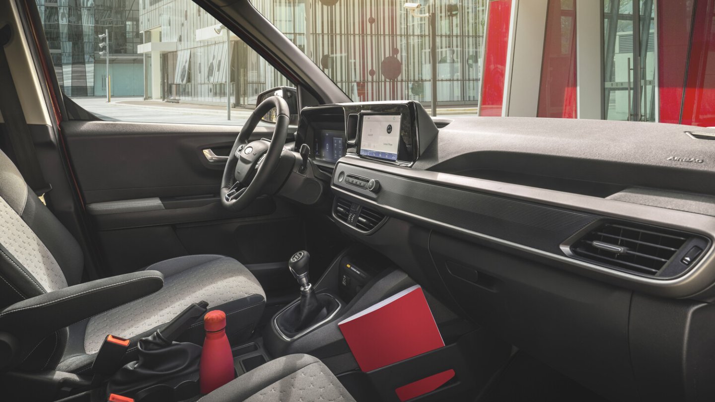 Modernes Cockpit im neuen Stadttransporter.