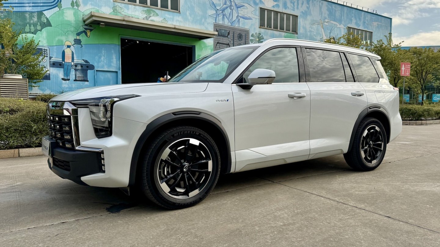 Leiser Antrieb, aber Verbesserungspotenzial beim Fahrwerk: Der ES9 soll nicht zu uns kommen.