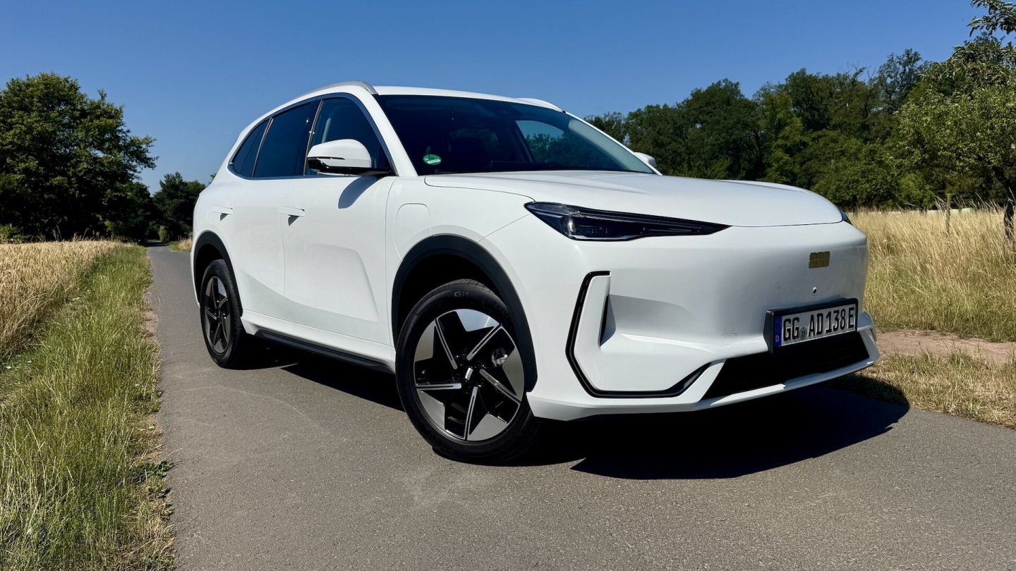 Geely E5
