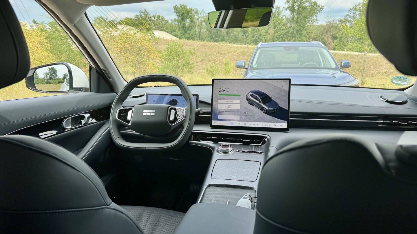 Apple CarPlay und Android Auto sind stets mit an Bord.