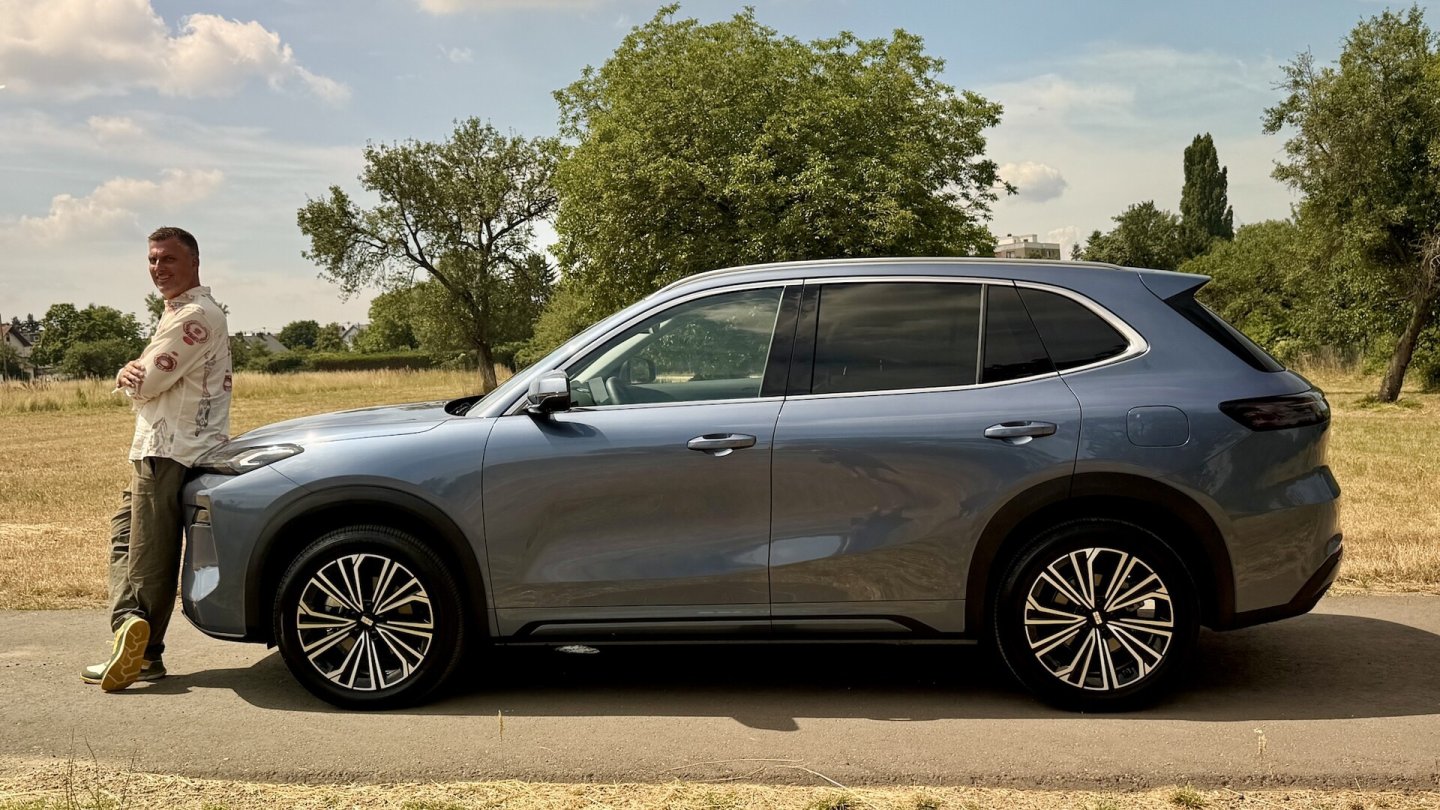 Der Plug-in Hybrid gefällt mit seinem soliden Auftritt und günstigen Preisen.
