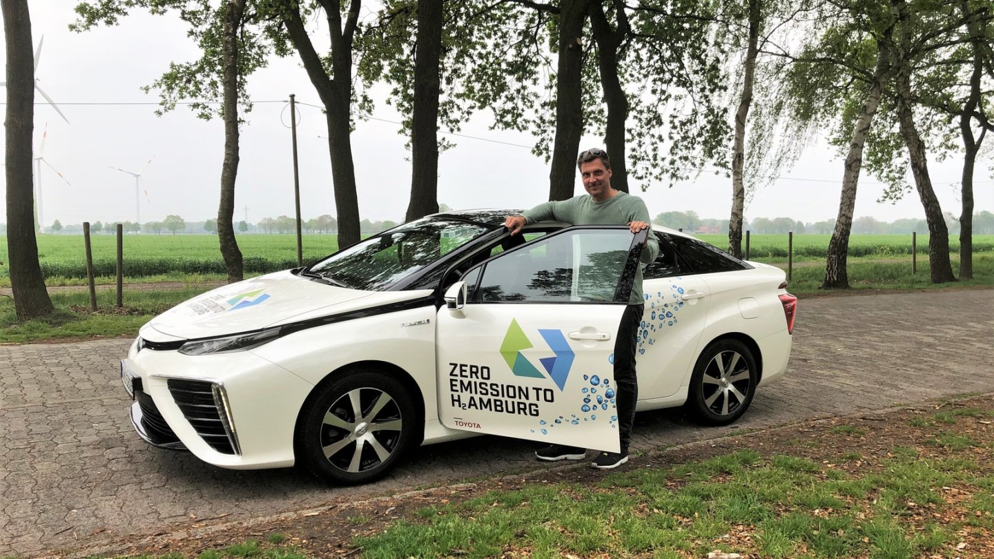 Mit dem Toyota Mirai unterwegs nach Hamburg.