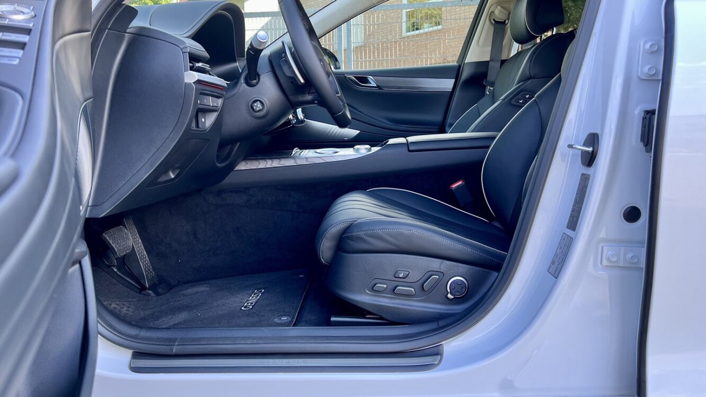 Die Sitze sind im Electrified G80 deutlich höher montiert als in der Verbrenner-Variante.