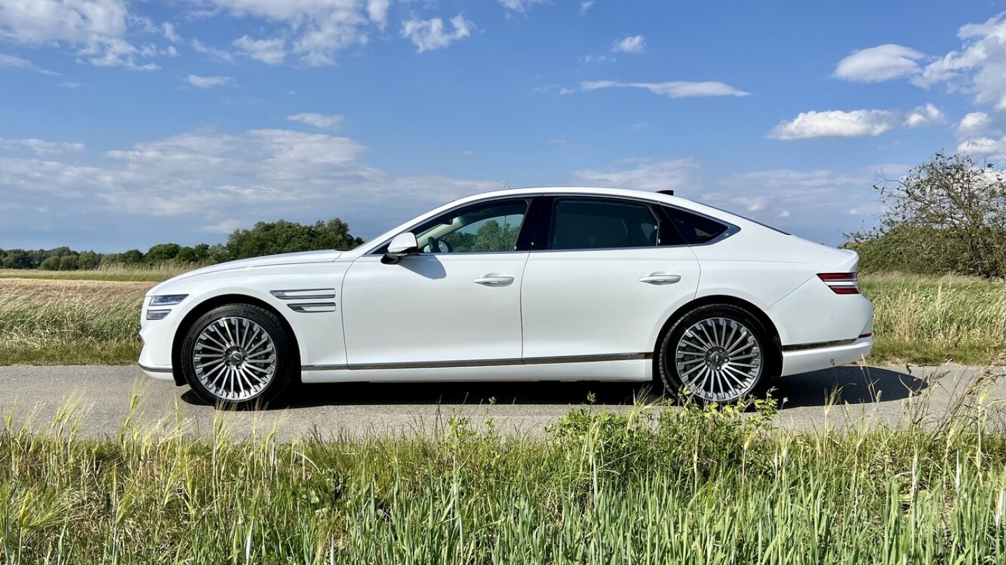 Die 19-Zoll-Felgen stehen dem Genesis G80 sehr gut.