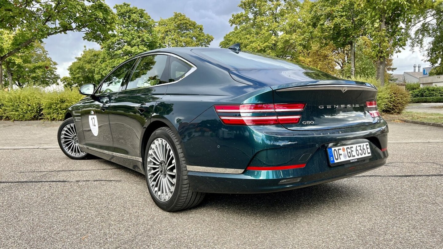 Die edle Elektro-Limousine startet bei 69.200 Euro. Statt Rabatt gibt es fünf Jahre Service und Co.